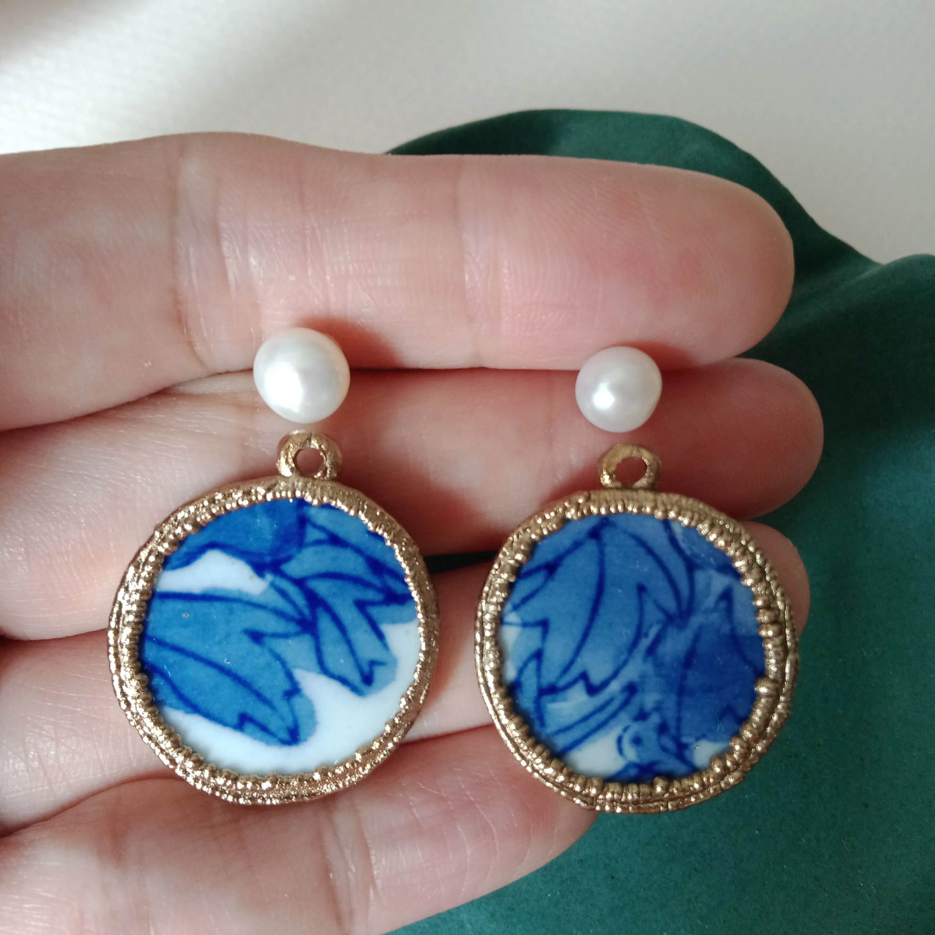 Blue and white porcelain FW pearl earrings - seconds